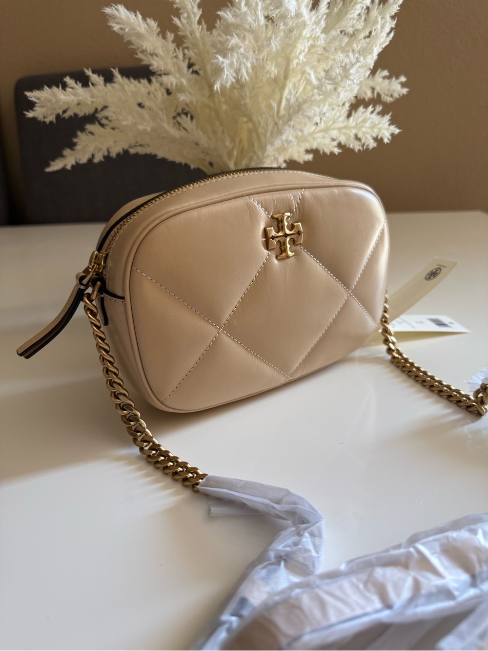 NWT , Tory Burch Kira Diamond Quilt Leather Camera crossbody Bag vanilla